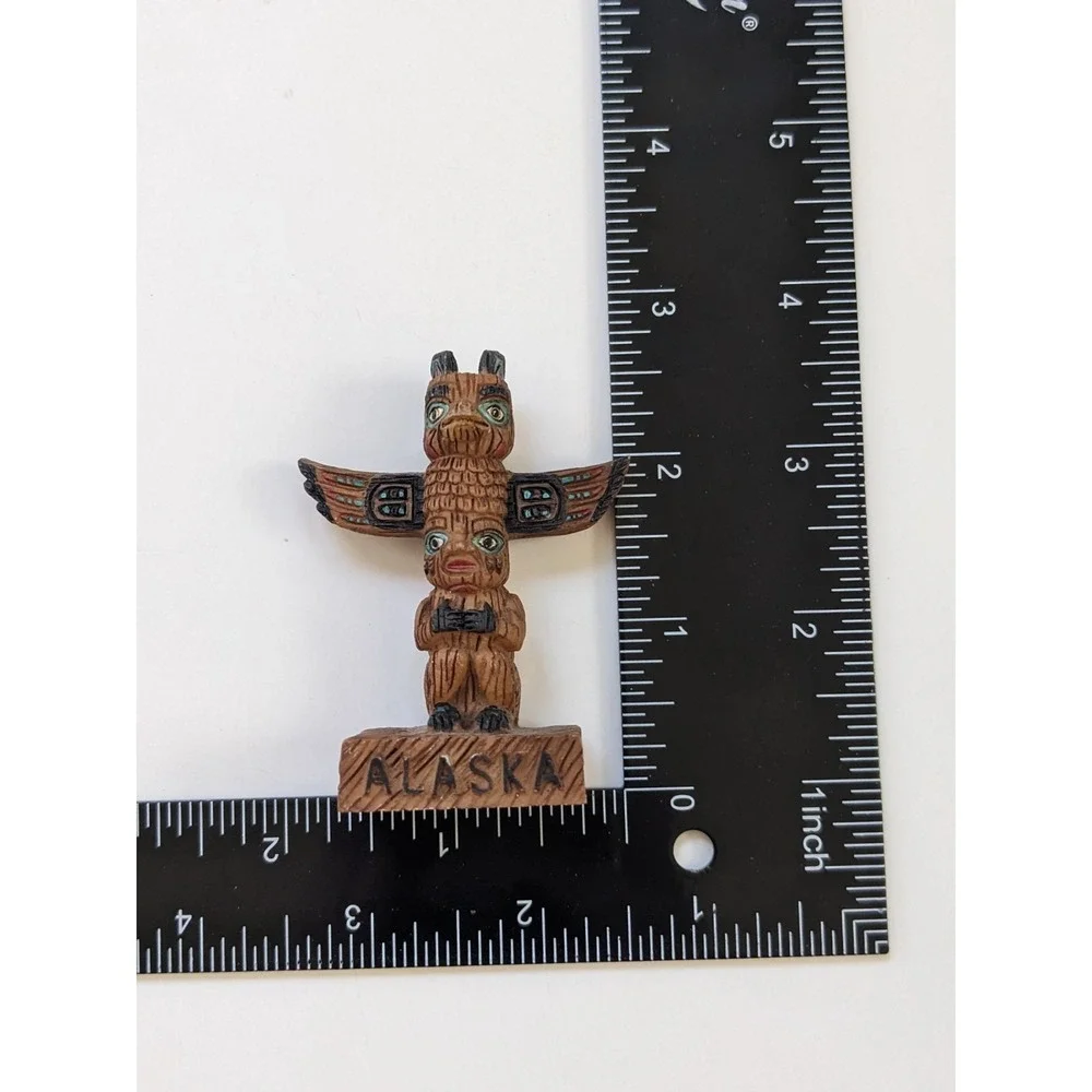 Alaska Totem Pole Fridge Magnet Souvenir 3D Carved Look Native-Inspired Design